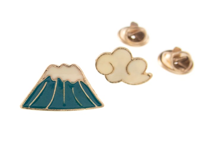 Travel Brooch Jewelry, Travel Pin Brooch, Travel Enamel Pin, Mountain Lapel Pin Fashion Jewelry for Denim Jacket, Nature Outdoor Trekking