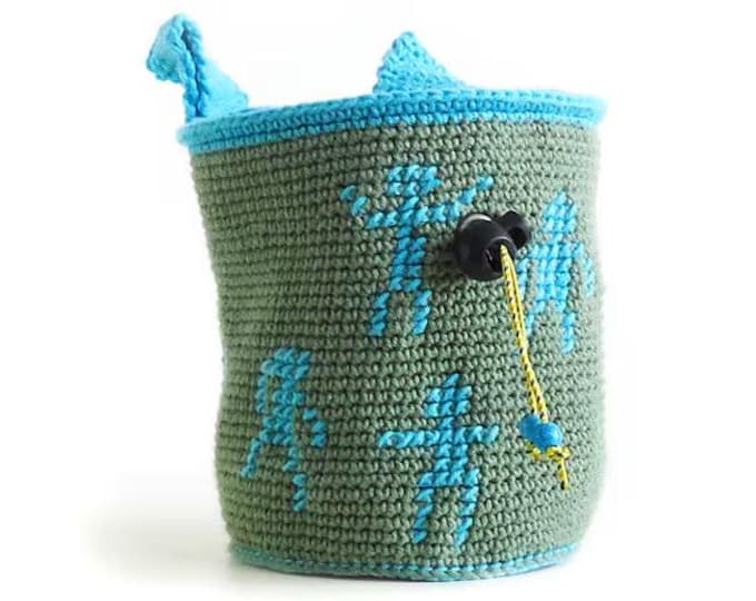 Chalk Bag. Climbing Gear and Climbing Equipment. Handmade Lightweight Chalk Bag. Crochet Chalkbag M Size