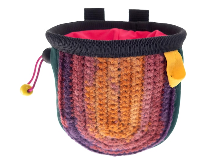 Climbing Wall Accessories Chalk Bag. Climb Gym Equipment. Rock Climbing and Indoor Bouldering Gifts. Climber Gear Gift. M Size