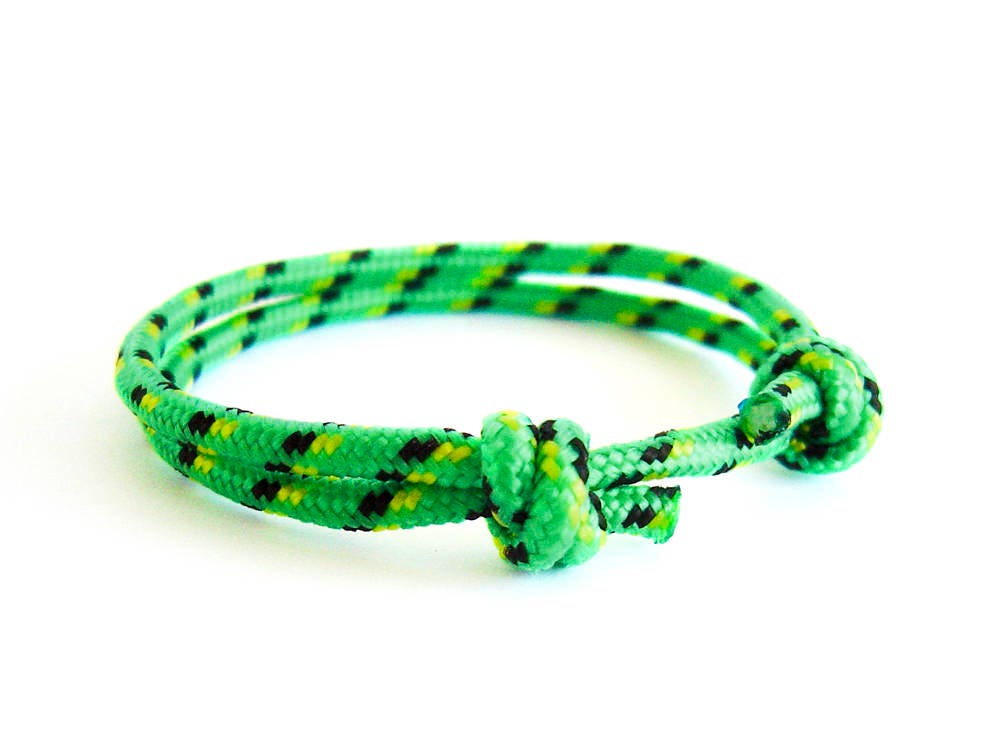 women's survival bracelet