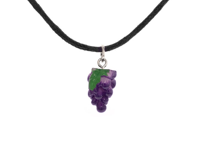 Fruit and Vegetable Jewellery Purple Grape Necklace. Cluster Grape Shaped Pendant Design. Grapes Bunch Jewelry With Cute Resin Fruit Charm