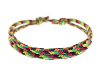 Armband Reggae. Vriendschapskoordarmband voor heren/dames. Verstelbaar touw rasta sieraden. Handgemaakte Jamaicaanse stijl. Meisje, jongen, liefde. 2 mm