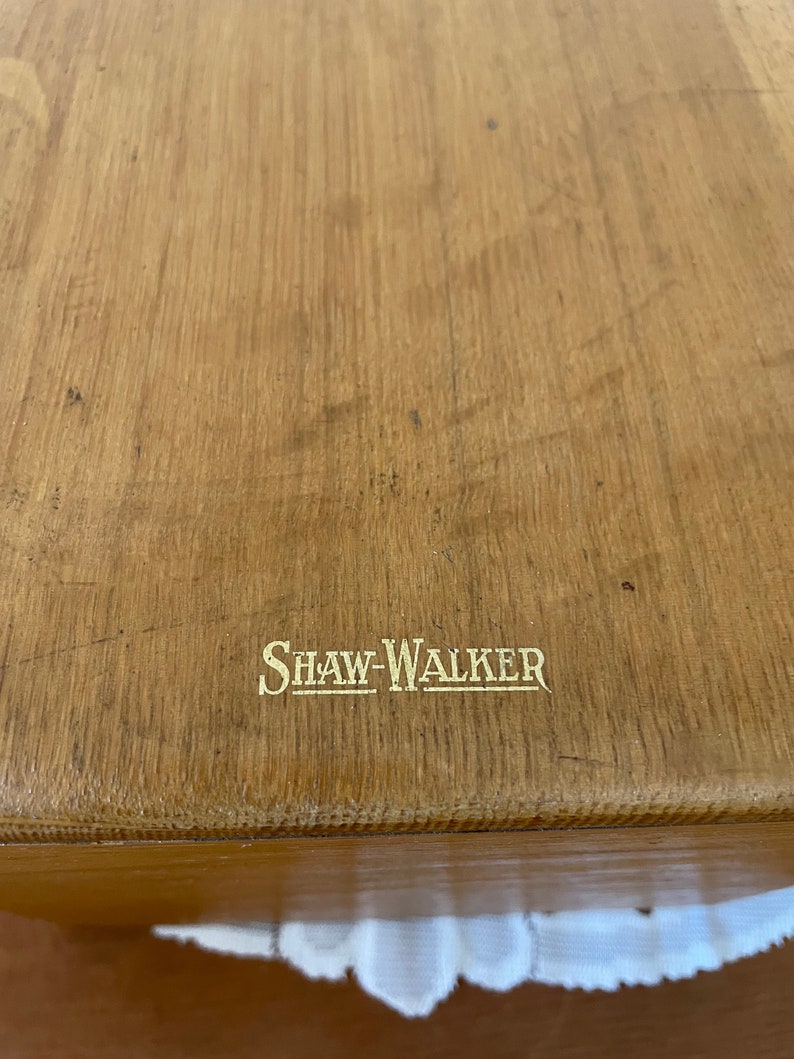 Vintage Oak File Box, Shaw-Walker, Dovetailed , Holds 4 X 6 image 2