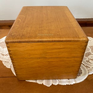 Vintage Oak File Box, Shaw-Walker, Dovetailed , Holds 4 X 6 image 1