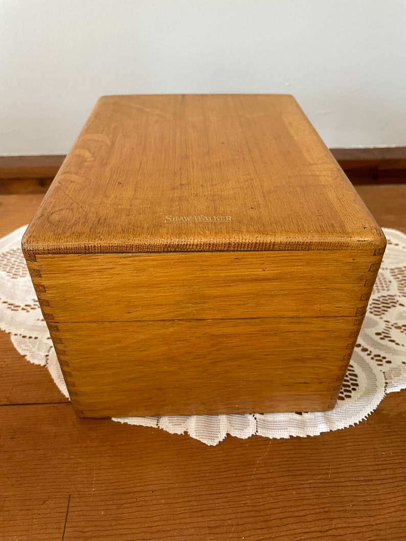Vintage Oak File Box, Shaw-Walker, Dovetailed , Holds 4 X 6 image 1