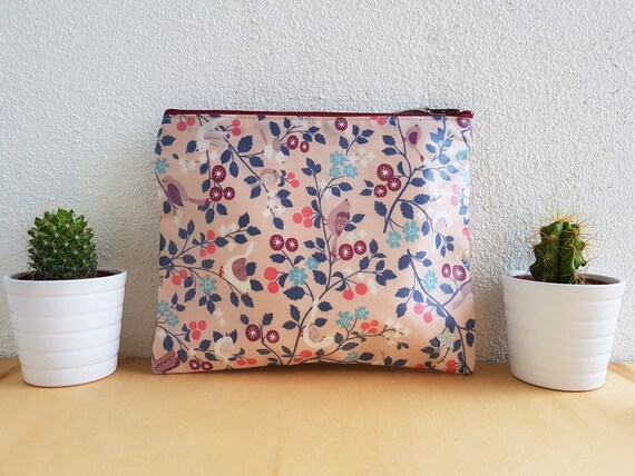 Neceser de tela plastificada con flores rosas y pajaritos | Etsy México
