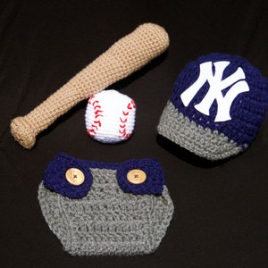 Crochet NY Yankees Baby Photo Prop, Newborn, Outfit, Crochet Set, Bat and Ball Rattle, Baseball Team, Sport, Photography