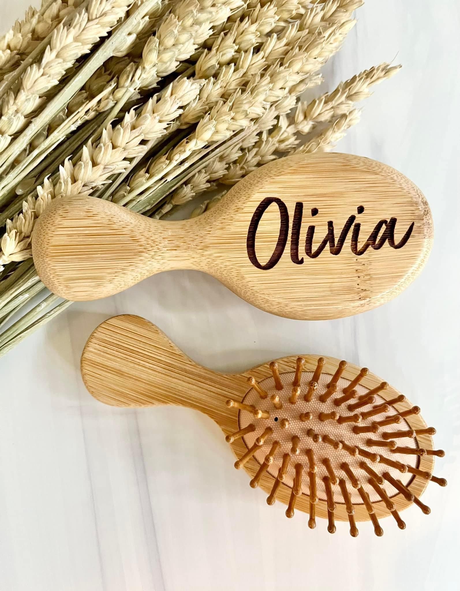 mini spazzola per capelli in bambù con incisione personalizzata // ripieno di cesto pasquale