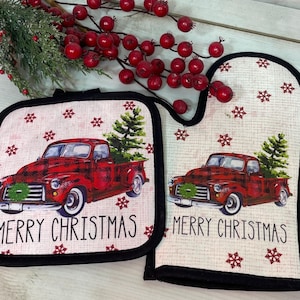 Red Truck Pot Holder and Oven Mitt Set, Christmas decor, Red Truck Gift Set, Christmas Gift Set, Christmas Gifts