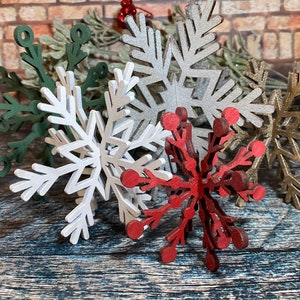 Set of 5 colored wood snowflakes , Christmas Decor, Christmas Tiered Tray, Winter Decor, Tiered Trays, Snowflake decor image 1