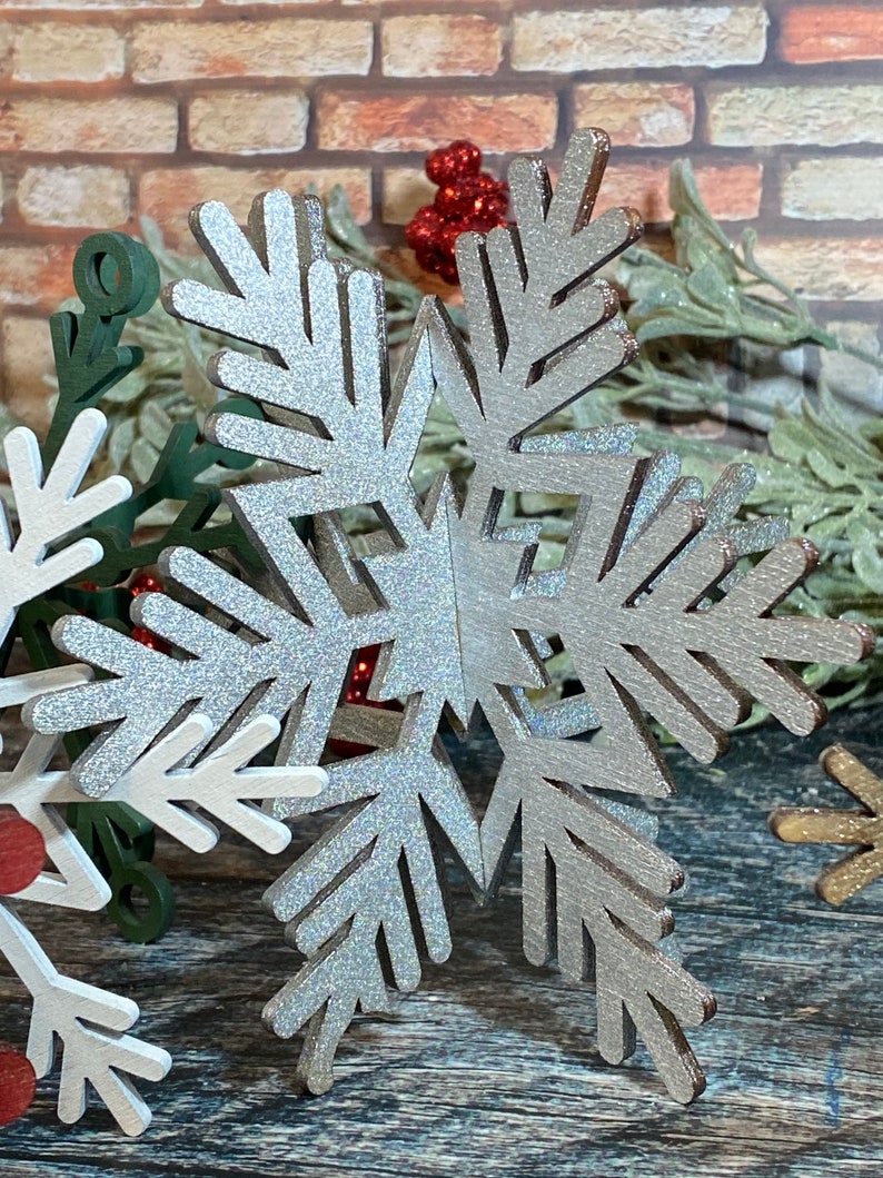 Set of 5 colored wood snowflakes , Christmas Decor, Christmas Tiered Tray, Winter Decor, Tiered Trays, Snowflake decor image 6