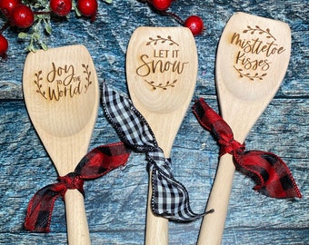 Engraved Wooden Spoons, Kitchen Gifts, Joy to the World, Mistletoe Kisses, Let It Snow, Christmas Decor, Christmas Kitchen, Christmas gifts