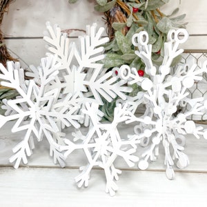 White Set of 5 wood snowflakes , Christmas Decor, Christmas Tiered Tray, Winter Decor, Seasonal Tiered Tray, Tiered Trays, Snowflake decor