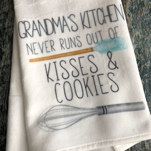 Grandma's Kitchen Towels, Funny Kitchen Towel, Hand Towels, Grandma Gifts, Kitchen Towels, Flour Sack Towels