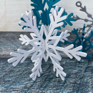 Set of 5 wood snowflakes , Christmas Decor, Christmas Tiered Tray, Winter Decor, Seasonal Tiered Tray, Tiered Trays, Snowflake decor image 8
