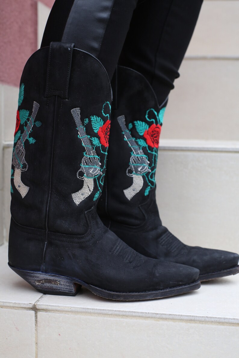 mexican hipster boots