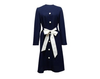 L&#39;aiglon Textured Navy Shift Dress w/Faux Buttoned Front and Original Tie Belt In Vintage Size 12 **MINT CONDITION**