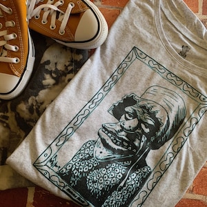 Graphic T-shirt. Soft versatile shirt.