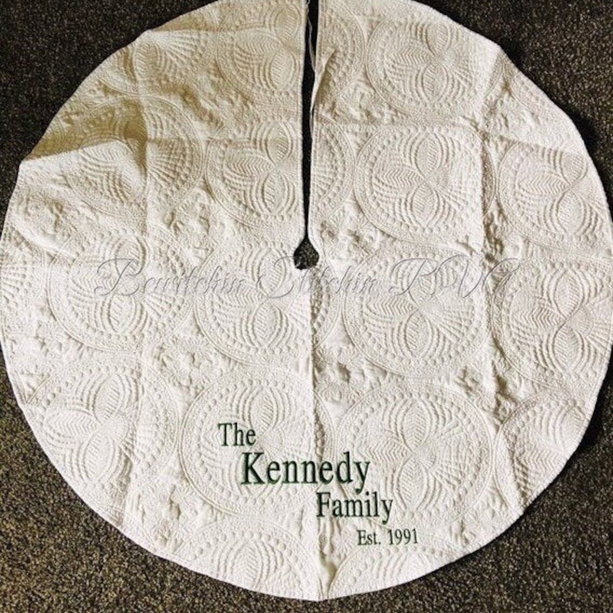 Personalized Quilted Christmas Tree Skirt, White Christmas Tree Skirt, Red Christmas Tree Skirt, Green Quilted Christmas Tree Skirt - Etsy