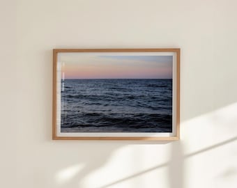 Küsten Horizont Fotografie, Blau Meereswellen Poster, Pastell Ozean Sonnenuntergang Kunst, Moody Beach House Decor, Fine Art Matte Foto