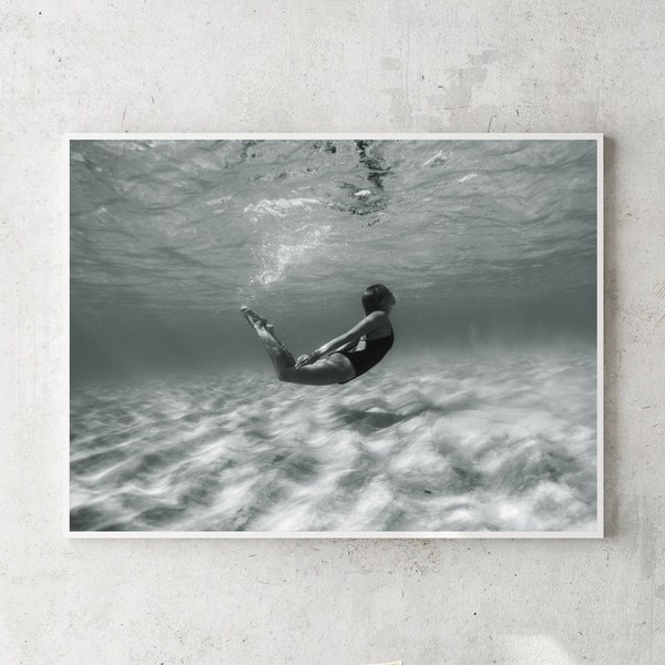 Pause | Fine Art Photograph, underwater photography mediterranean sea ocean femme serenity calm Corse France