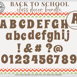 Puede incluir: Un paquete digital de decoraci&oacute;n de clase con letras, n&uacute;meros y s&iacute;mbolos marrones. El dise&ntilde;o incluye alfabetos en may&uacute;sculas y min&uacute;sculas, n&uacute;meros del 0 al 9 y signos de puntuaci&oacute;n. El texto "Back to School class decor bundle" est&aacute; en la parte superior.