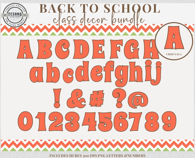 Puede incluir: Un paquete de decoraci&oacute;n de clase con letras, n&uacute;meros y s&iacute;mbolos naranjas. Las letras may&uacute;sculas y min&uacute;sculas, junto con los n&uacute;meros del 0 al 9, est&aacute;n en una fuente retro. El texto "BACK TO SCHOOL class decor bundle" est&aacute; en la parte superior.