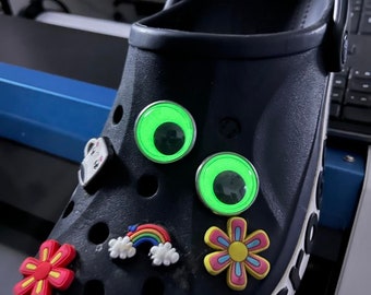 NEW Glow In The Dark Googly Wiggly Eye Clog show charms