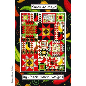 Pode incluir: Um padrão de colcha colorido com um tema Cinco de Mayo. A colcha apresenta quadrados vermelhos, verdes, amarelos e pretos com um desenho de pimenta. A colcha é cercada por um fundo preto com pimentas e redemoinhos.