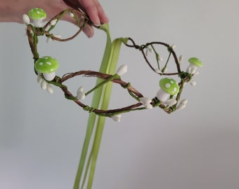 Green Mushroom Crown, Forest Fairy Headband, Mushroom Vine Tiara, Whimsical Green Mushroom crown headpiece, Amanita Toadstool Mushroom hat