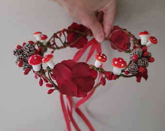 Red Holiday Mushroom Crown, Pinecone Mushroom Forest Flower Headband, Amanita Muscaria Tiara, Fairy Mushroom Tiara, Winter Pinecone Tiara