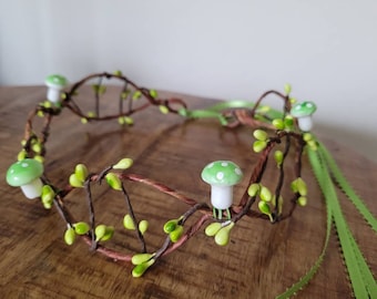 Green Mushroom Crown, Forest Fairy Headband, Mushroom Vine Tiara, Whimsical Green Mushroom crown headpiece, Amanita Toadstool Mushroom hat