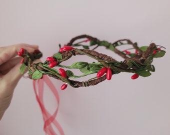 Green and Red Holiday berry Crown, Earthy Holiday Vine Headband, Festive Christmas Vine Headpiece, Earthy Christmas Headband