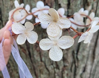 Vit blomsterkrona, brudblomskrona, vit blomstertiara, brudblomshuvudband, brudblomskrona, vit älvkrona blomsterhuvudbonad