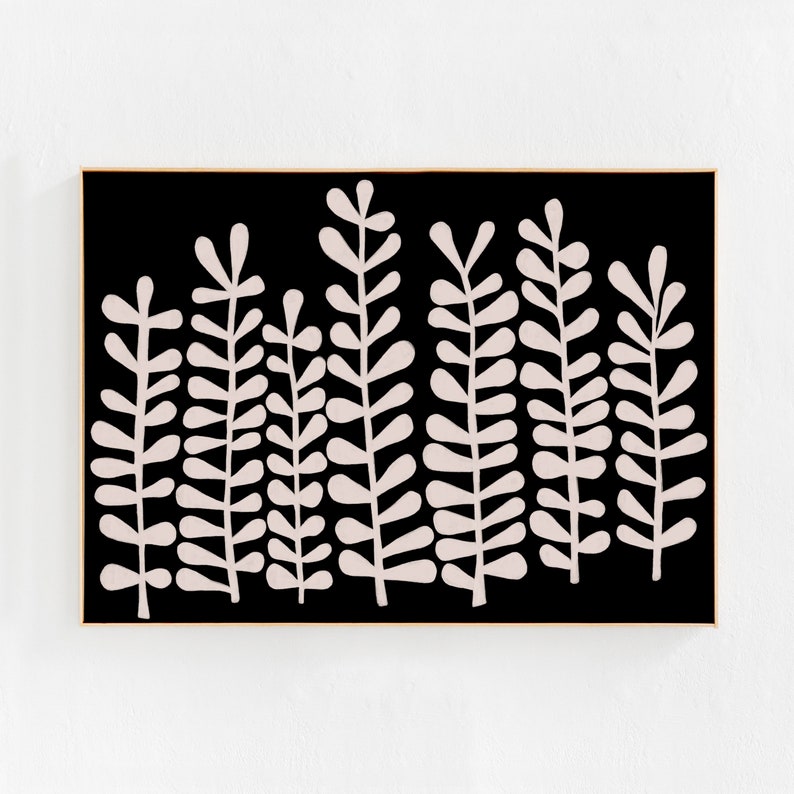 Puede incluir: Una impresi&oacute;n de arte abstracto en blanco y negro con un dise&ntilde;o estilizado de hojas rosas sobre un fondo negro.