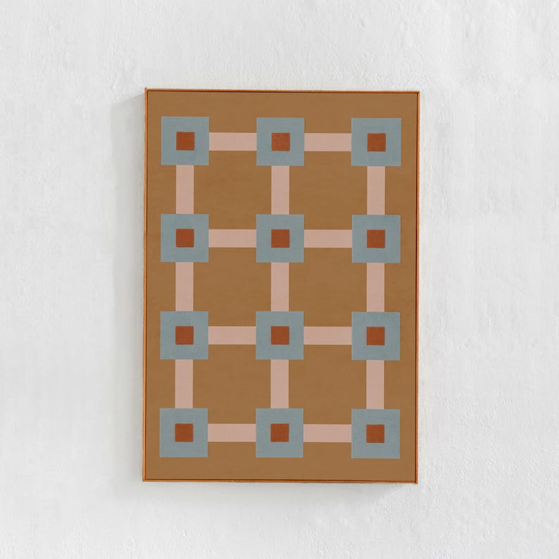 K&ouml;nnte beinhalten: Gerahmtes abstraktes Kunstwerk mit einem Rastermuster. Das Kunstwerk hat einen braunen Hintergrund mit einem Raster aus hellrosa Linien und abwechselnden Quadraten in Grau-Blau und Rostbraun.