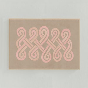 K&ouml;nnte beinhalten: Ein gerahmter abstrakter Kunstdruck mit einem geometrischen Muster aus ineinandergreifenden rosa und braunen Spiralen.