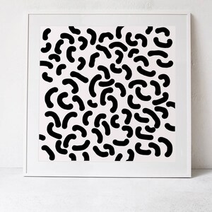 Puede incluir: Impresi&oacute;n abstracta en blanco y negro con un patr&oacute;n de formas curvas que se asemejan a garabatos.