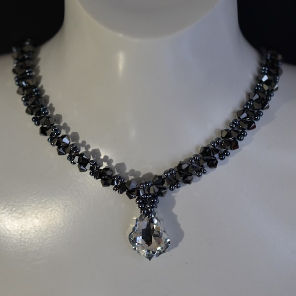 Kristal, Ras du hals kristal, chique, luxe sieraden, vrouw, hematiet 2x, barokke druppel, kristal licht komeet zilver