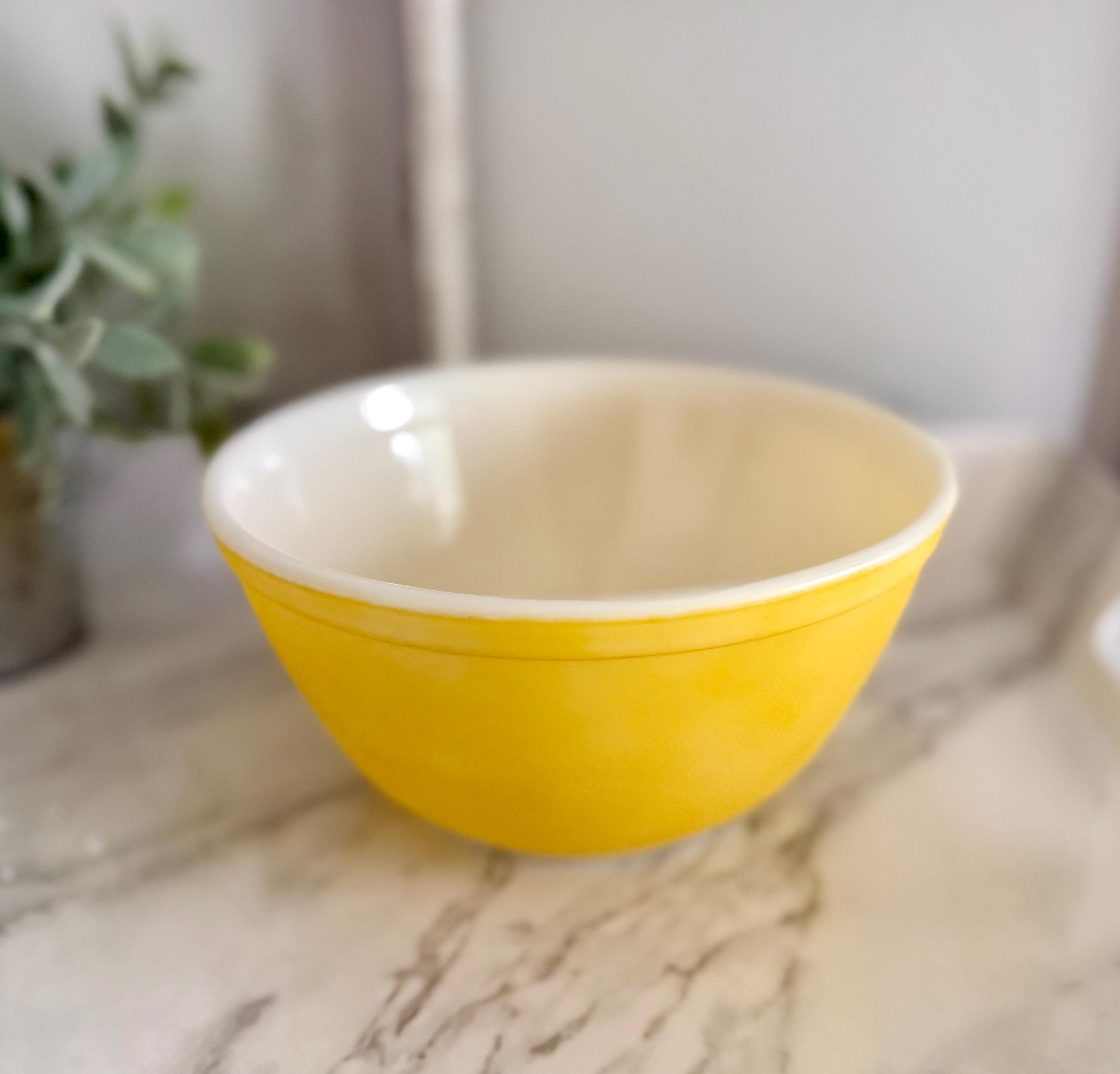 Vintage Yellow Pyrex Primary Bowl - Etsy