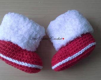 READY TO SHIP, Faux fur baby girl Booties - Newborn winter Boots - Crochet baby slippers - Baby Uggs - baby shower gift, photo prop
