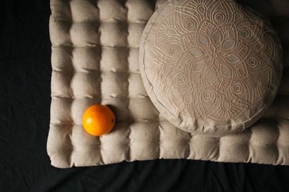 Tangerine Portable Embroidered Round Zafu Buckwheat Yoga Pillow Washable Zipped Cover