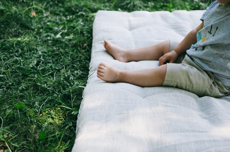 Organic Play mat filled HEMP Fiber in non-dyed linen fabric Nursery Baby Blanket Blanky padded image 7