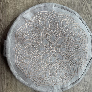 Housse de broderie lin gris naturel non teint pour Zafu avec fermeture éclair / coussin de sol en lin sans rembourrage