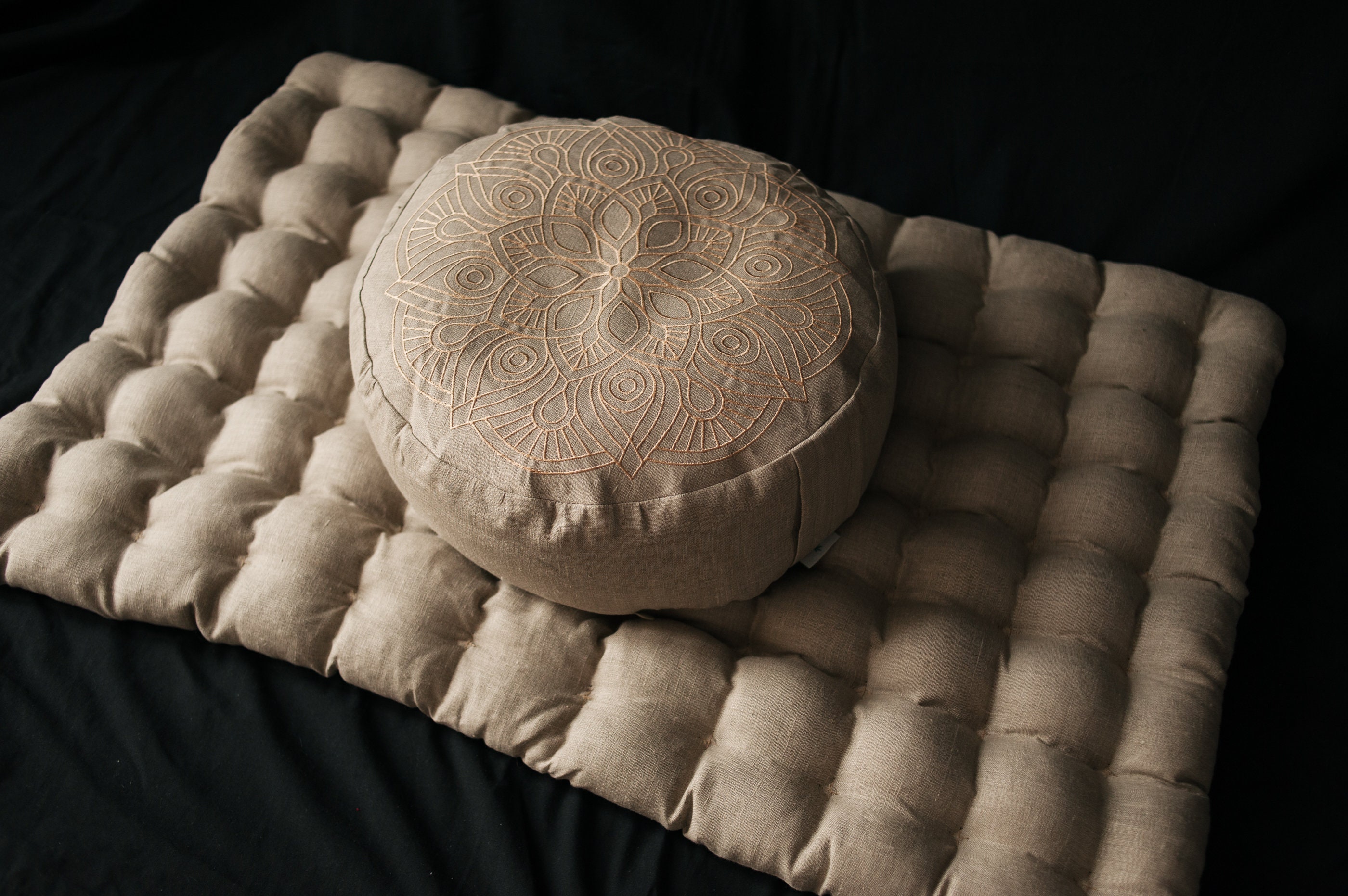 Set Yoga E Meditazione Con Cuscino Zafu E Materassino Zabuton - Imbottiti In Pula Di Grano Saraceno Biologico