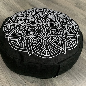 Borduurzafu linnen vloerkussen met boekweitdoppen / biologisch meditatiekussen / kussenzitting / meditatiekussen voor yogastudio