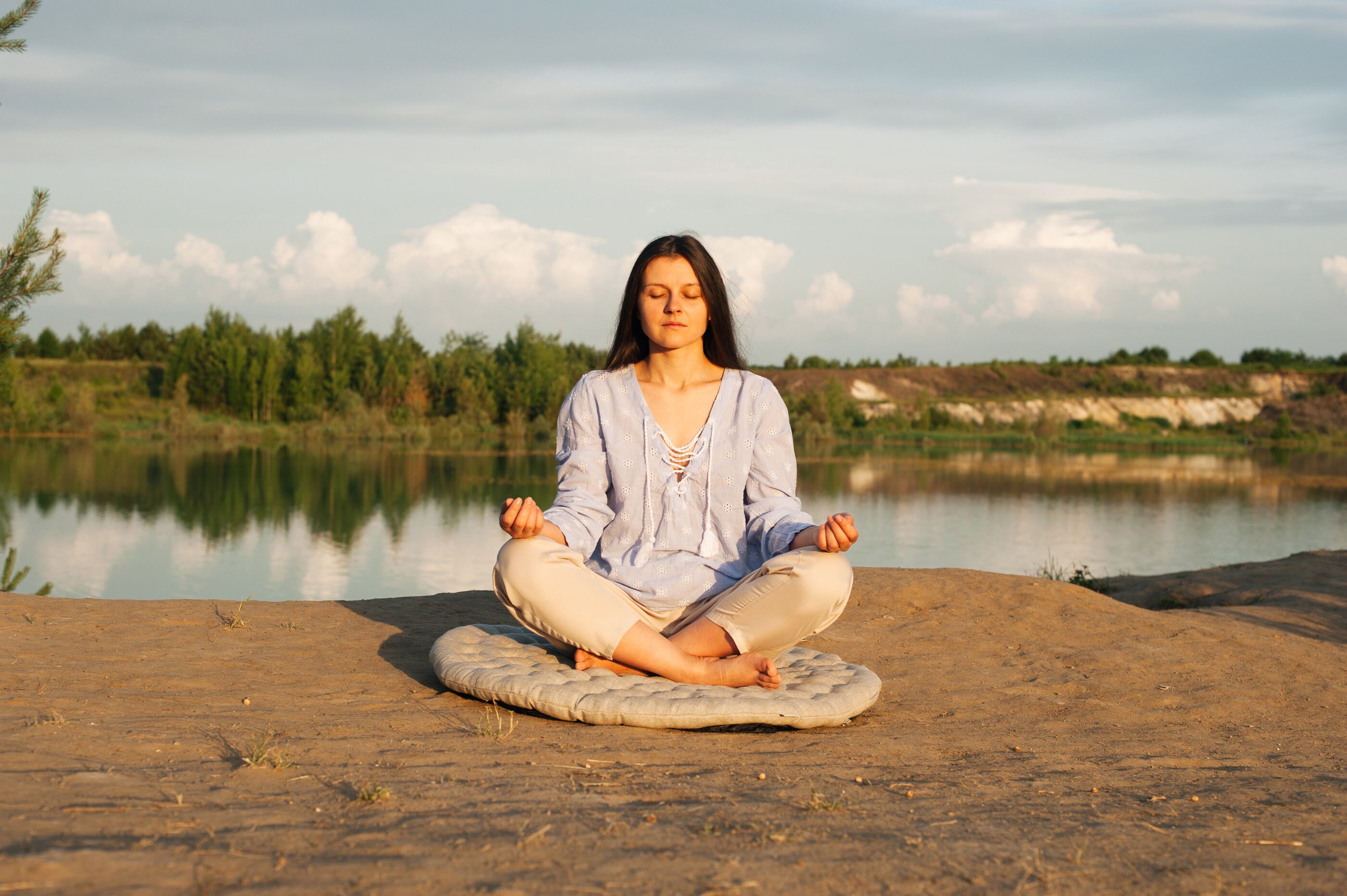 Round meditation cushion with Buckwheat hulls Linen Floor Etsy
