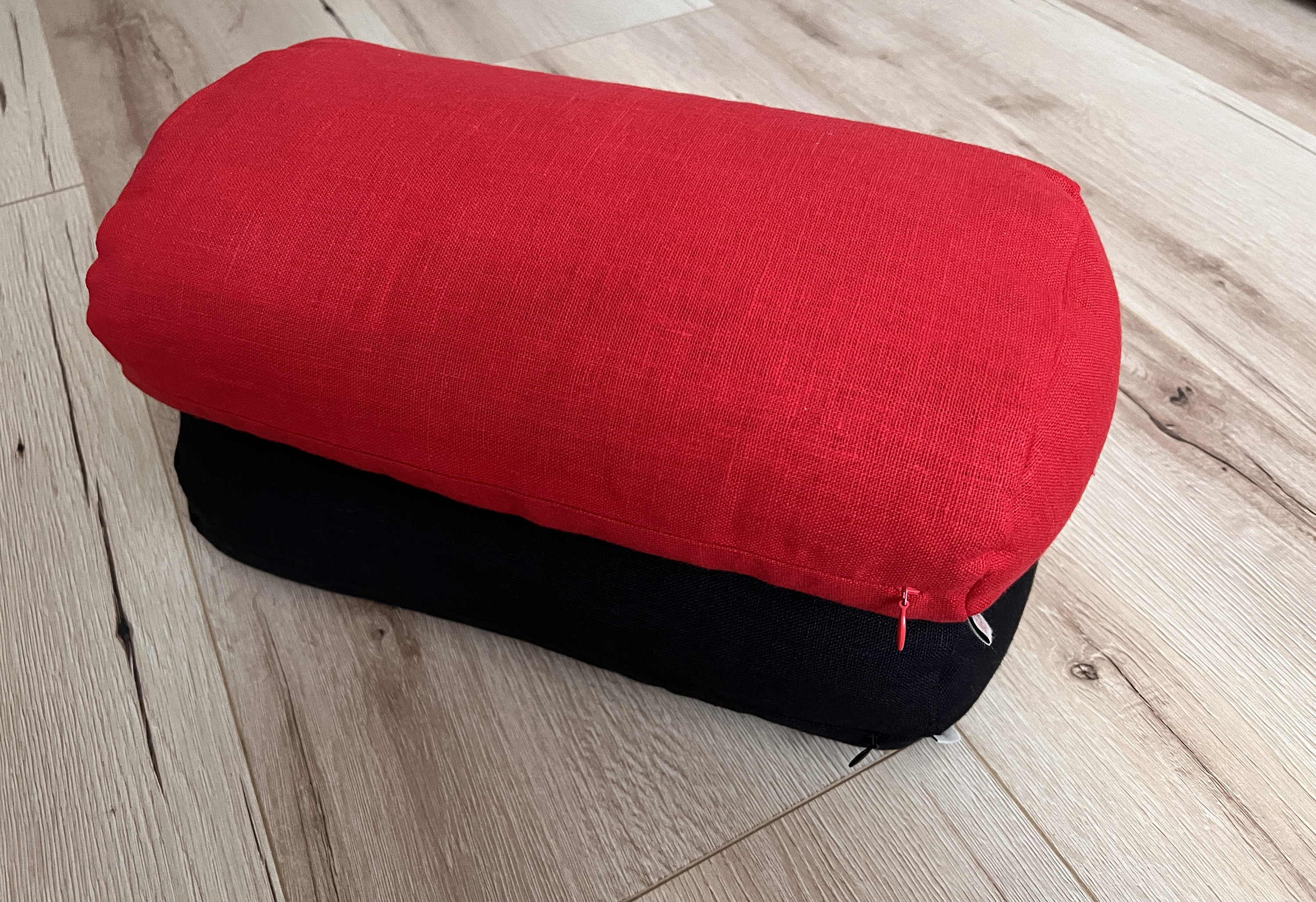 Cuscino Da Yoga In Grano Saraceno A Mezzaluna - 46x25x10 Cm, Copertura In Cotone/poliestere, Rosso