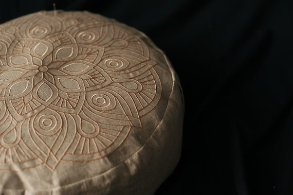 Coussin De Méditation Zafu Rond En Lin Bio – EU – Remplissage Sarrasin – Yoga Studio