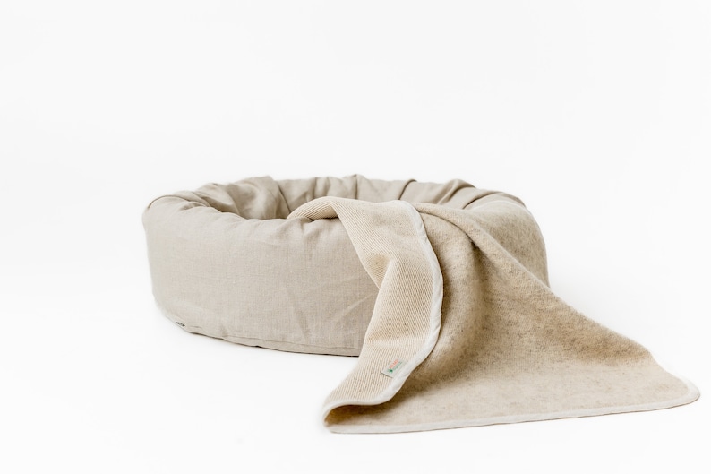 Cuna de cama para mascotas de lino de cáñamo redonda única con cubierta de lino natural no teñida lavable extraíble casa de fibra de cáñamo orgánica rellena regalo ecológico imagen 8